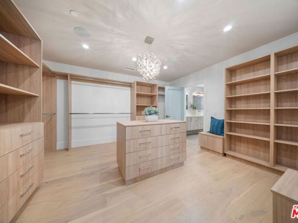 2256 Nichols Canyon Road, Los Angeles CA 90046