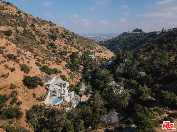 2256 Nichols Canyon Road, Los Angeles CA 90046