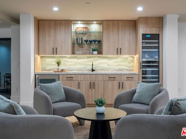 2256 Nichols Canyon Road, Los Angeles CA 90046