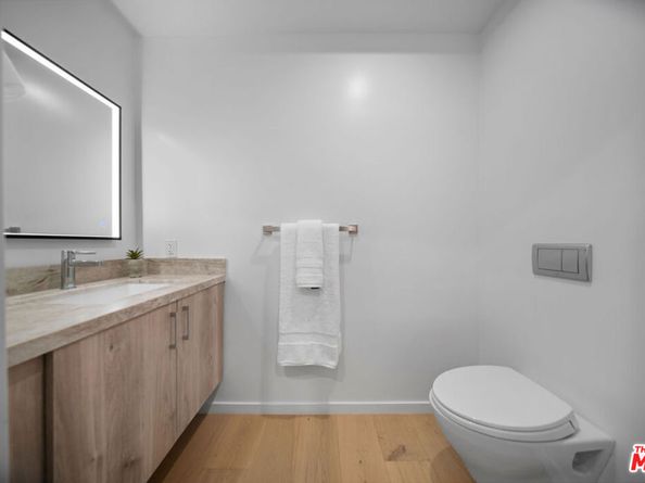 2256 Nichols Canyon Road, Los Angeles CA 90046