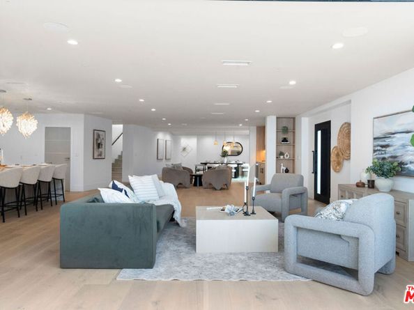 2256 Nichols Canyon Road, Los Angeles CA 90046