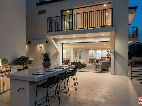 2256 Nichols Canyon Road, Los Angeles CA 90046