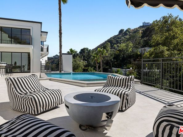 2256 Nichols Canyon Road, Los Angeles CA 90046