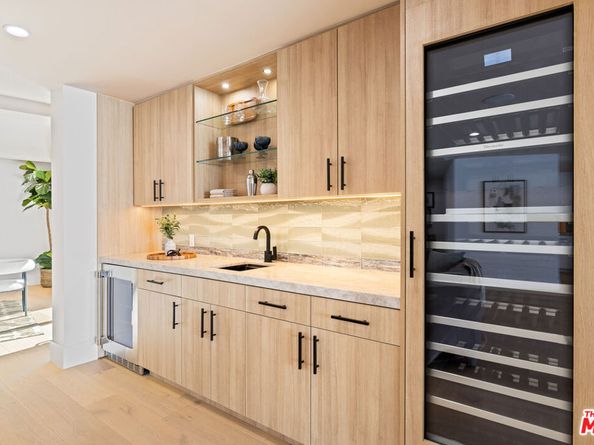 2256 Nichols Canyon Road, Los Angeles CA 90046