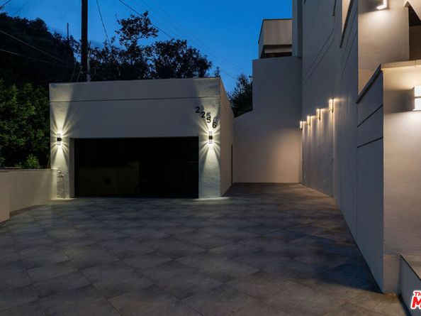 2256 Nichols Canyon Road, Los Angeles CA 90046