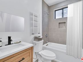 5622 Willowcrest Avenue, North Hollywood CA 91601