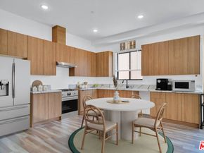 5622 Willowcrest Avenue, North Hollywood CA 91601