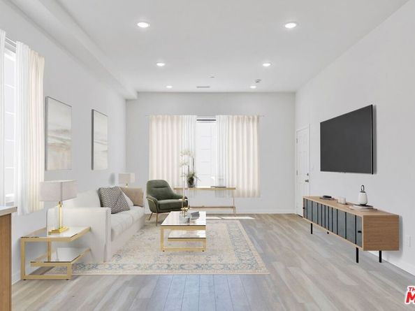 5622 Willowcrest Avenue, North Hollywood CA 91601