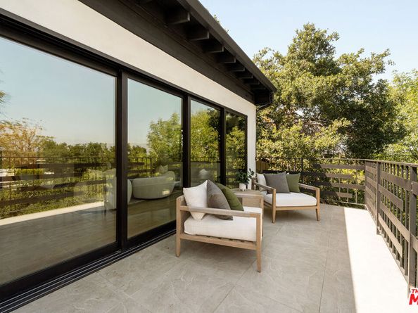 11587 Sunshine Terrace, Studio City CA 91604