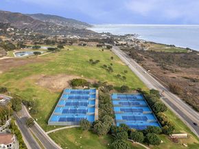 3516 Malibu Country Drive, Malibu CA 90265