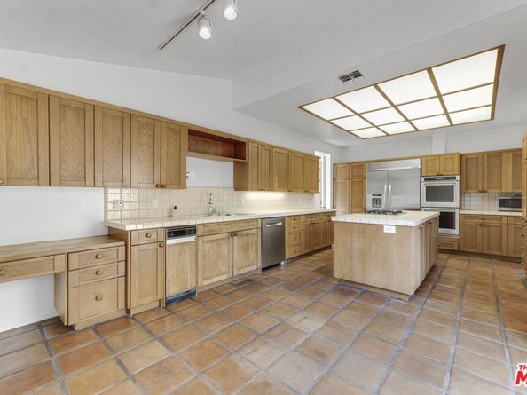 3516 Malibu Country Drive, Malibu CA 90265