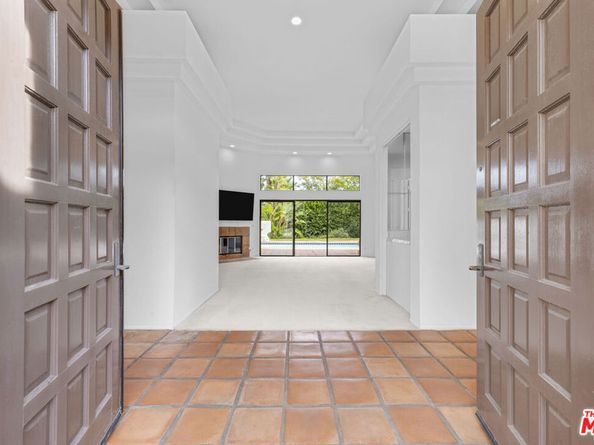 3516 Malibu Country Drive, Malibu CA 90265