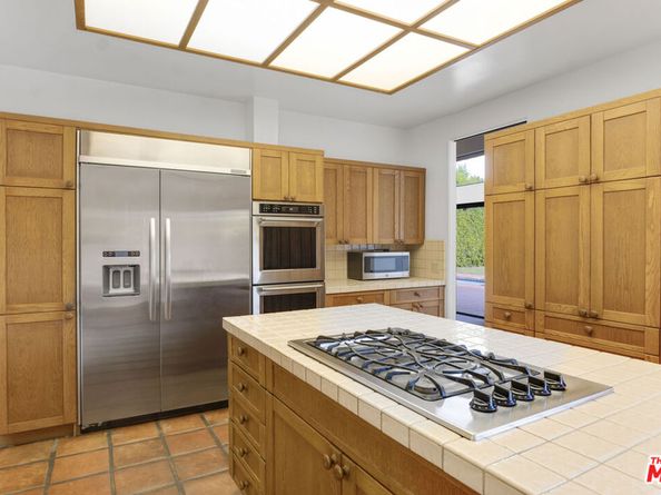 3516 Malibu Country Drive, Malibu CA 90265