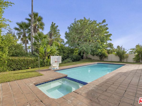 3516 Malibu Country Drive, Malibu CA 90265