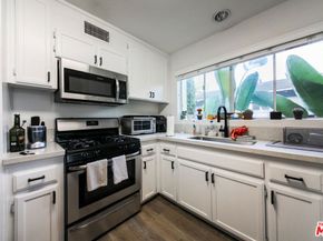 1943 19th Street, Santa Monica CA 90404