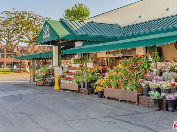 11928 Kiowa Avenue 109, Los Angeles CA 90049