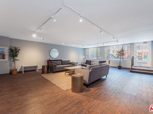11928 Kiowa Avenue 109, Los Angeles CA 90049