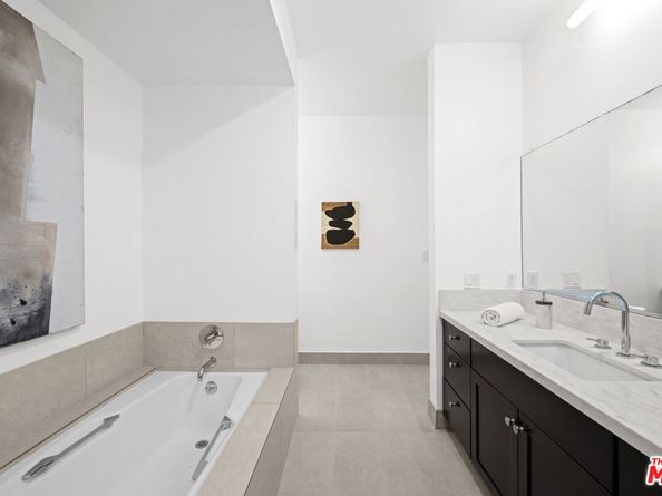 11928 Kiowa Avenue 109, Los Angeles CA 90049