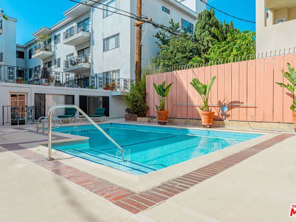 11928 Kiowa Avenue 109, Los Angeles CA 90049