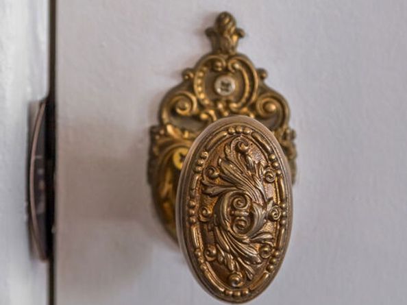 7825 Hillside Avenue, Los Angeles CA 90046