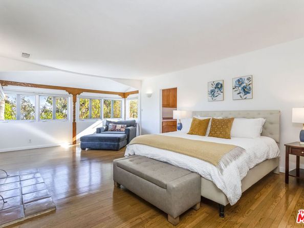 7825 Hillside Avenue, Los Angeles CA 90046