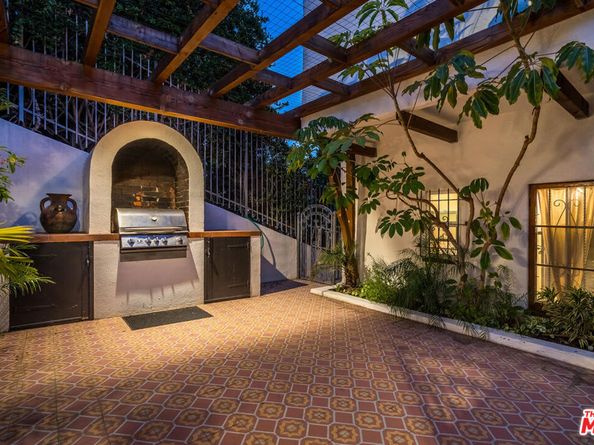 7825 Hillside Avenue, Los Angeles CA 90046