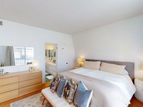 1037 16th Street 10, Santa Monica CA 90403