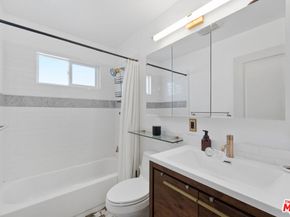 4009 3rd Avenue, Los Angeles CA 90008