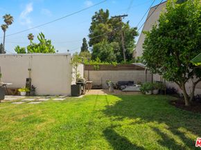 4009 3rd Avenue, Los Angeles CA 90008