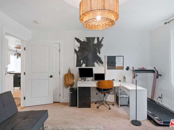 4009 3rd Avenue, Los Angeles CA 90008