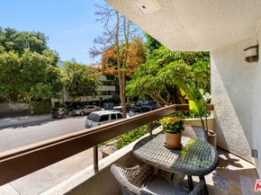 851 N Kings Road 102, West Hollywood CA 90069