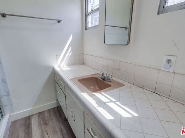 3868 3rd Avenue, Los Angeles CA 90008