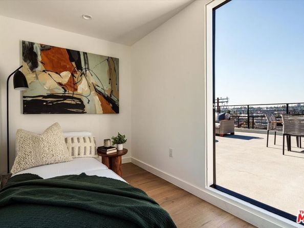2824 1/2 Avenel Street, Los Angeles CA 90039