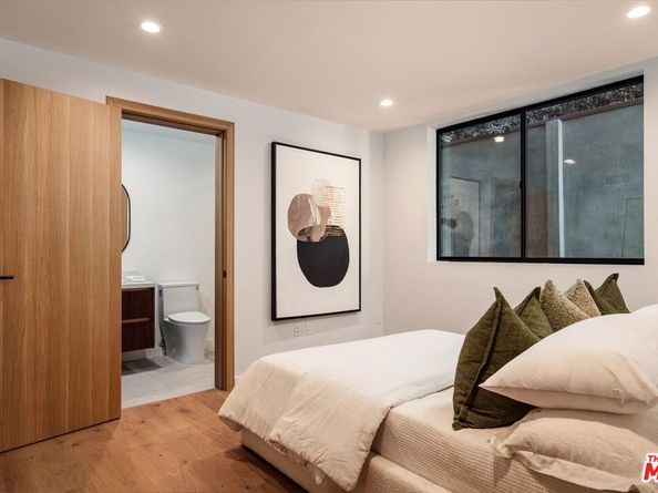 2824 1/2 Avenel Street, Los Angeles CA 90039