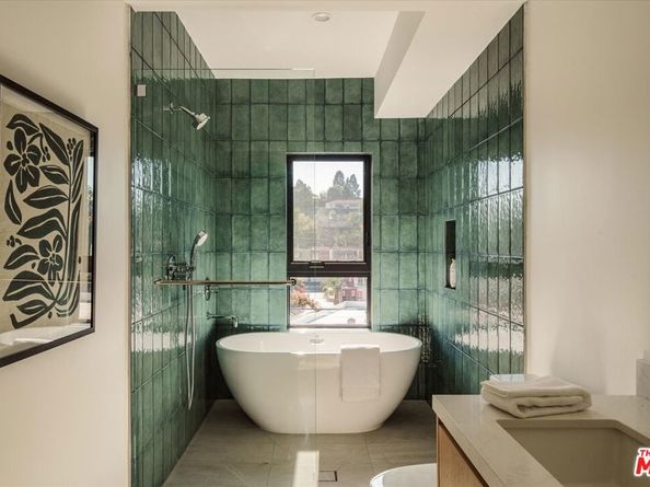 2824 1/2 Avenel Street, Los Angeles CA 90039