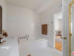 1524 Franklin Street E, Santa Monica CA 90404