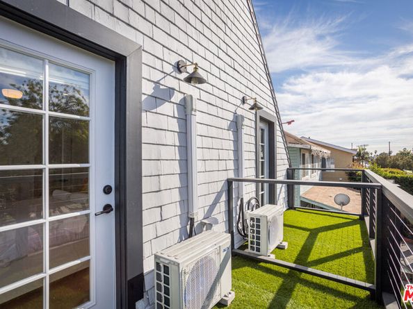 1438 W 30th Street, Los Angeles CA 90007