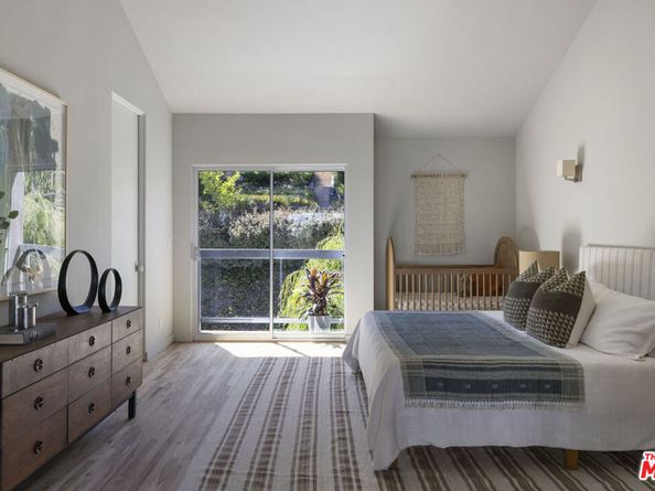2264 Moreno Drive, Los Angeles CA 90039