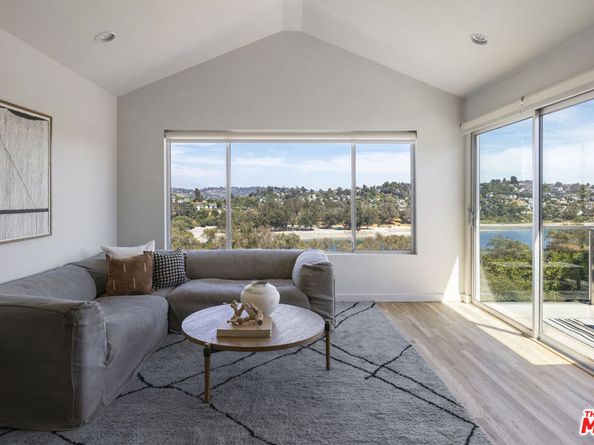 2264 Moreno Drive, Los Angeles CA 90039