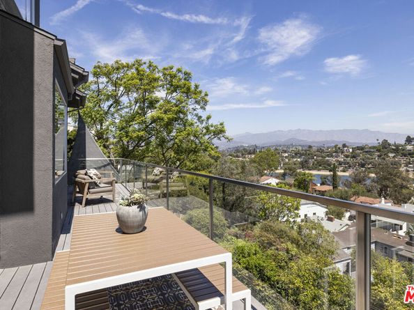 2264 Moreno Drive, Los Angeles CA 90039