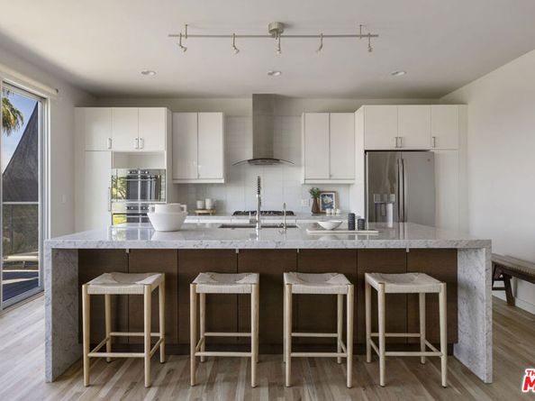 2264 Moreno Drive, Los Angeles CA 90039