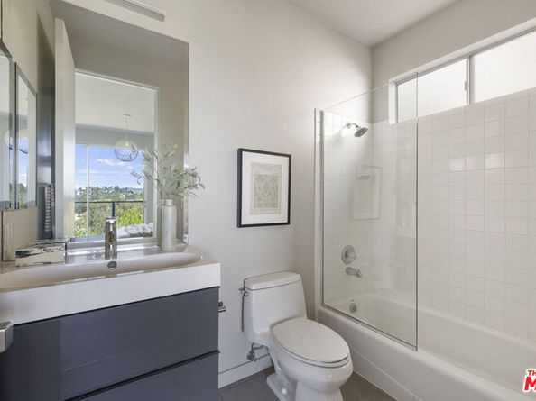 2264 Moreno Drive, Los Angeles CA 90039