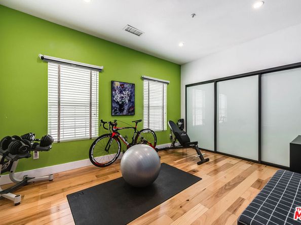 1033 N Pass Avenue, Burbank CA 91505