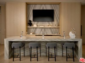 211 W Elm Court 39A, Los Angeles CA 90067