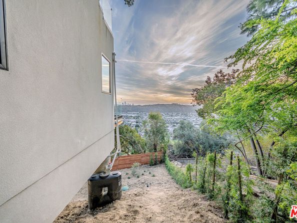 812 W Avenue 37, Los Angeles CA 90065