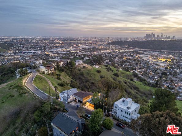 812 W Avenue 37, Los Angeles CA 90065