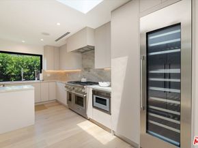 100 S La Jolla Avenue, Los Angeles CA 90048