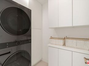 100 S La Jolla Avenue, Los Angeles CA 90048