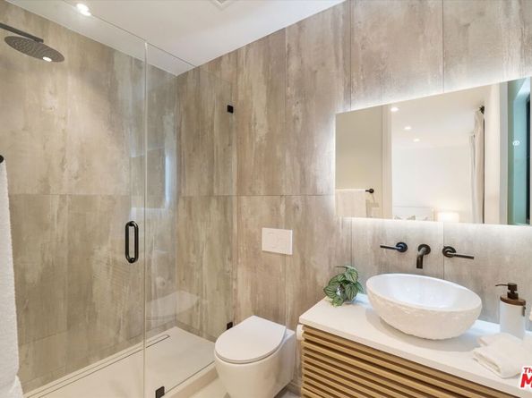 100 S La Jolla Avenue, Los Angeles CA 90048