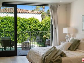 100 S La Jolla Avenue, Los Angeles CA 90048